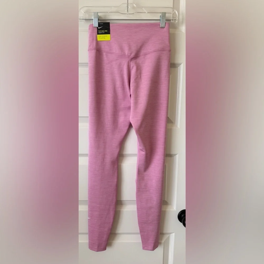 Nike Women's Soft Pink Leggings